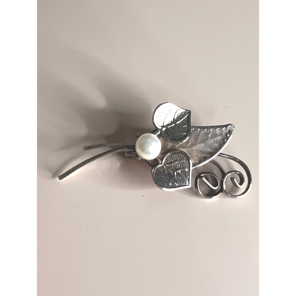 Vintage Silver Tone Mesh Leaf Faux Pearl Fall Brooch Pin Accessory